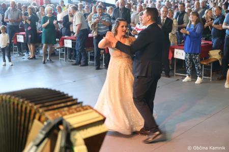 Ansambel bratov Poljanšek že 50 let navdihuje in zabava z nepozabnimi melodijami (72)